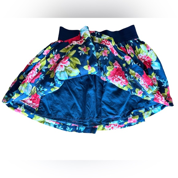 Abercrombie & Fitch Navy Floral Mini Skirt 100% Cotton Size Medium - Picture 2 of 8